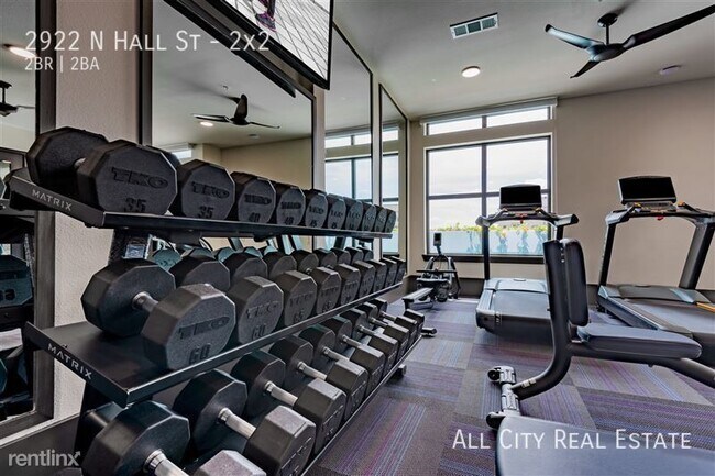 Foto del edificio - 2922 N Hall St