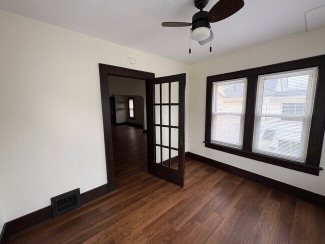 Foto del edificio - 2468 3rd St