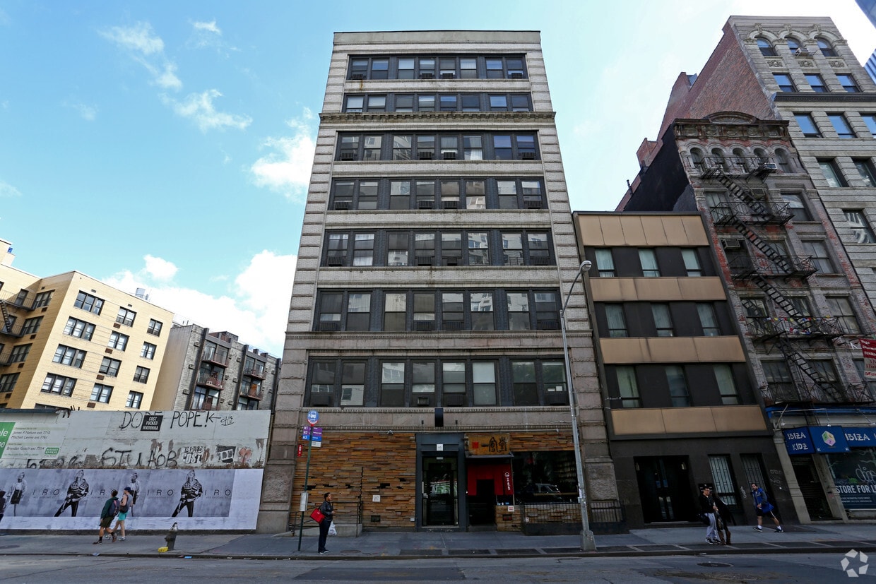 Building Photo - 65 Fourth Ave