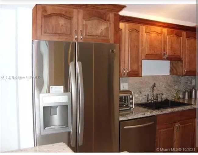 Foto del edificio - 9735 NW 52nd St