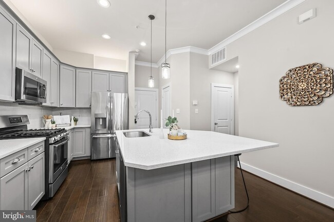 Photo - 1334 S Quinn St Townhome