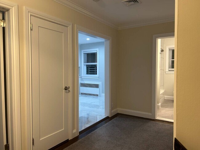 Foto del edificio - 260 Eastchester Rd