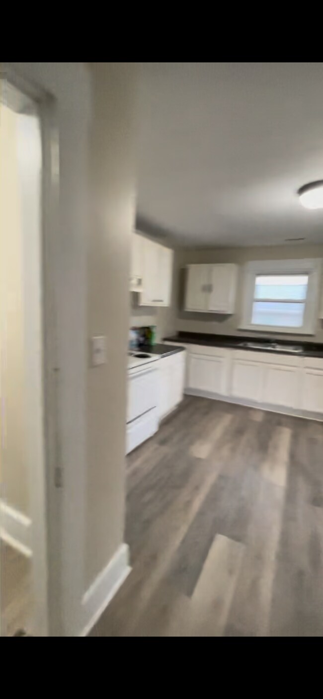 Building Photo - 318 52nd St