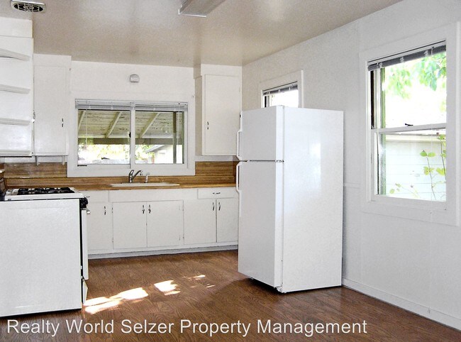 Foto del edificio - 2 br, 1.5 bath House - 245 W. Gobbi St.