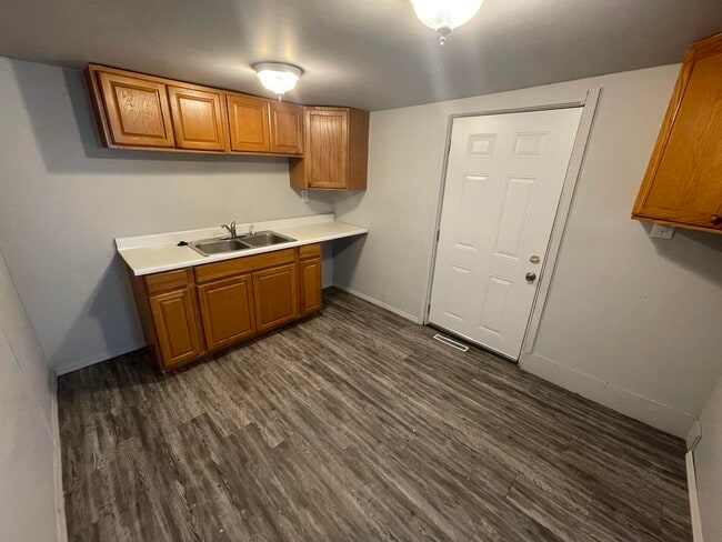 Building Photo - 624 Grant-N