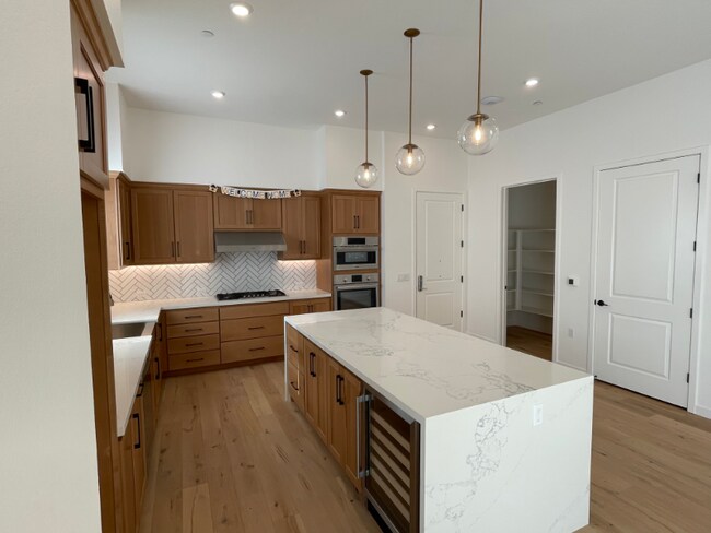 Building Photo - 5721 El Dorado Ln