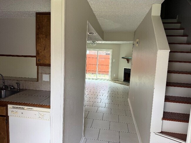 Foto del edificio - 8911 GSRI Ave