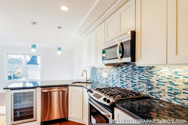 Foto del edificio - 108 Maverick St