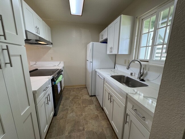 Building Photo - Villages at Waipio D106