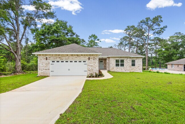 Foto del edificio - 699 Pinewood Dr