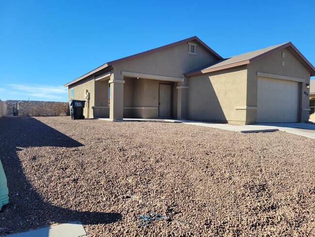 Foto del edificio - 14212 Desierto Bueno Ave