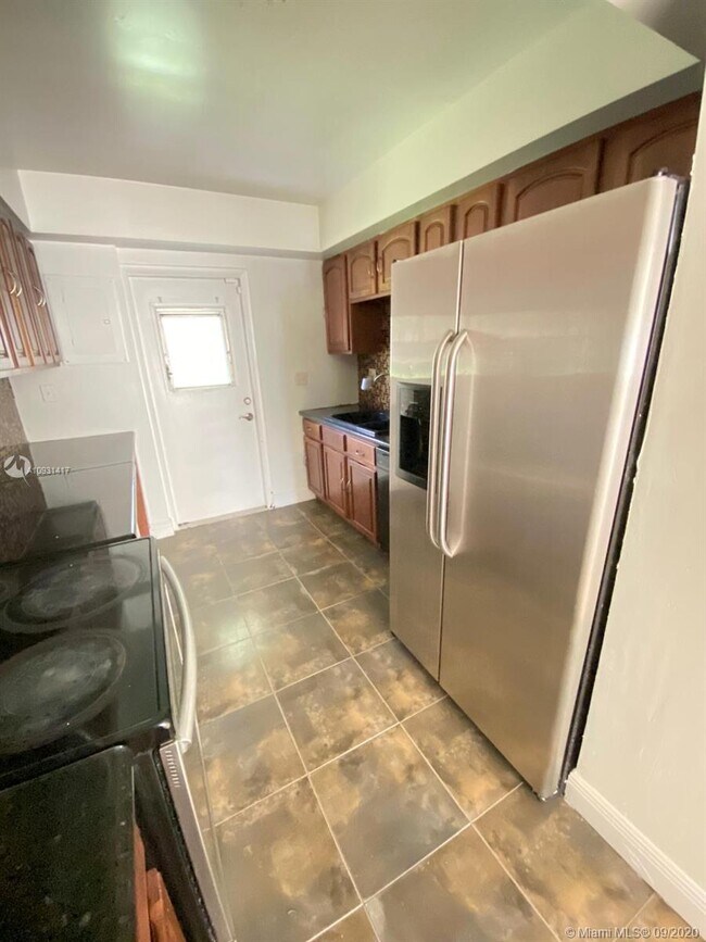 Foto del edificio - 3551 NW 95th Ter