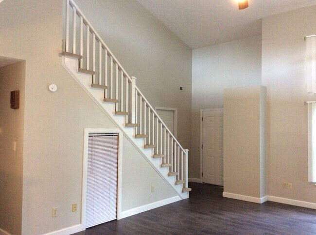 Building Photo - Located in the Heart of Havelock!