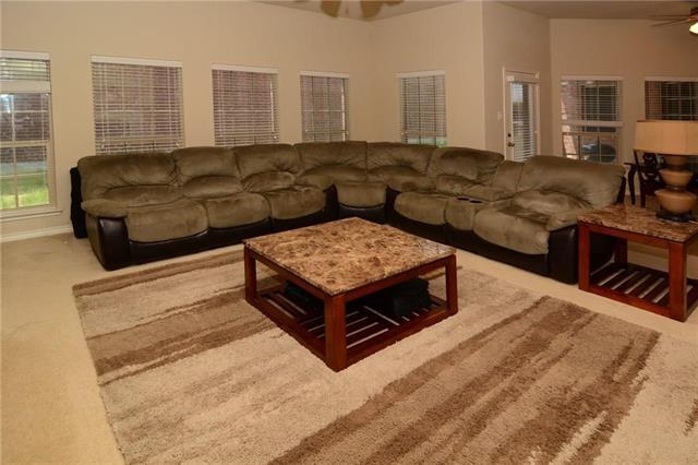 Foto del edificio - 5824 Silver Buckle Dr