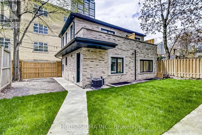 Building Photo - 104 Pembroke St