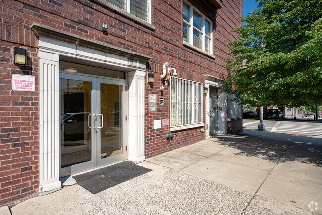 Foto del edificio - 62 Clermont Ave