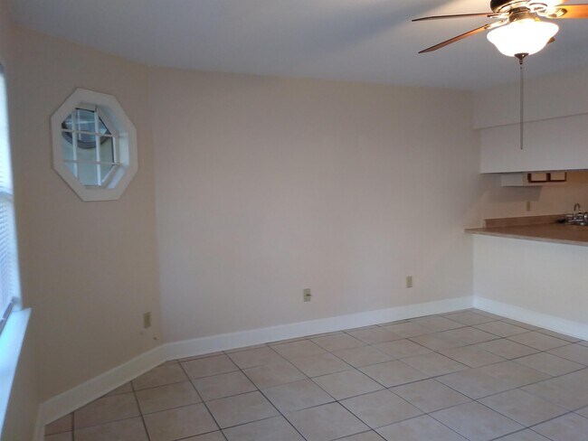 Foto del edificio - 1000 N Duval St