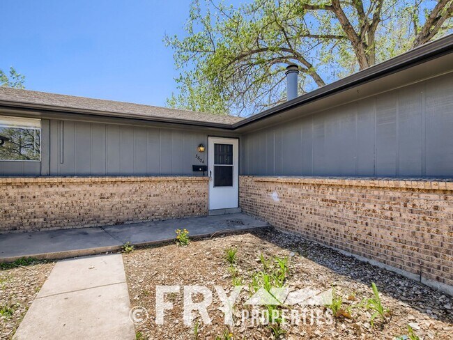 Foto del edificio - Updated large 2bed/1bath