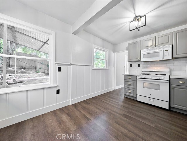 Foto del edificio - 6260 Blanchard Canyon Rd