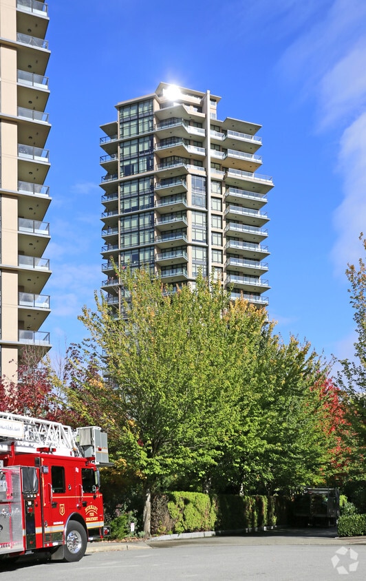 Building Photo - Jewel II