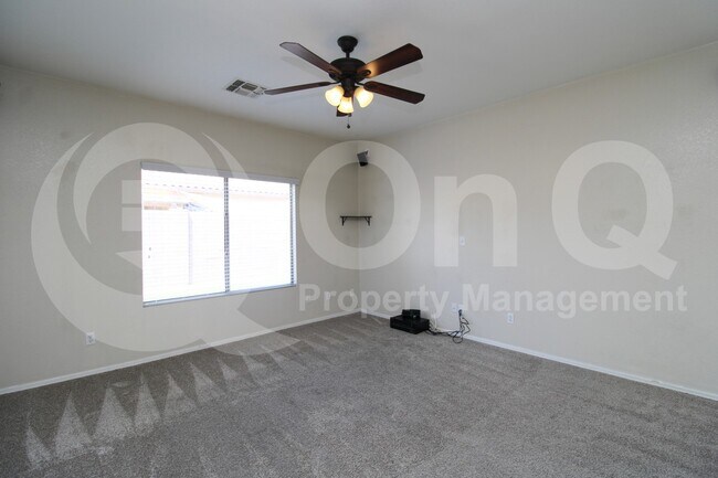 Building Photo - 2640 E La Costa Dr