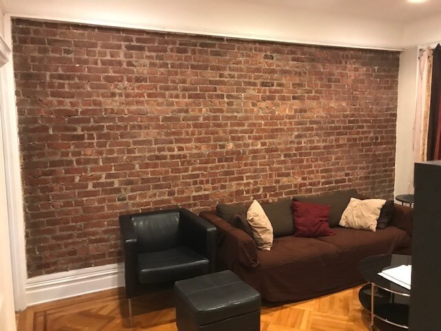 Primary Photo - 76 Romaine Ave