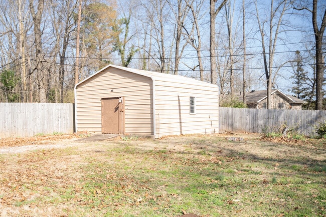 Foto del edificio - 9245 Summit Dr