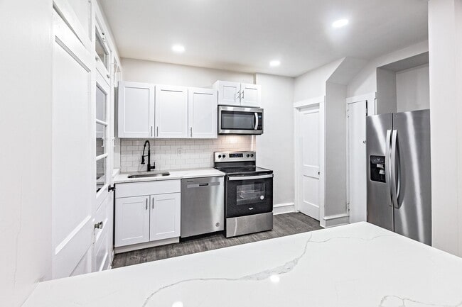 Building Photo - 3 bedroom, 1 bathroom home in City of Wilmington