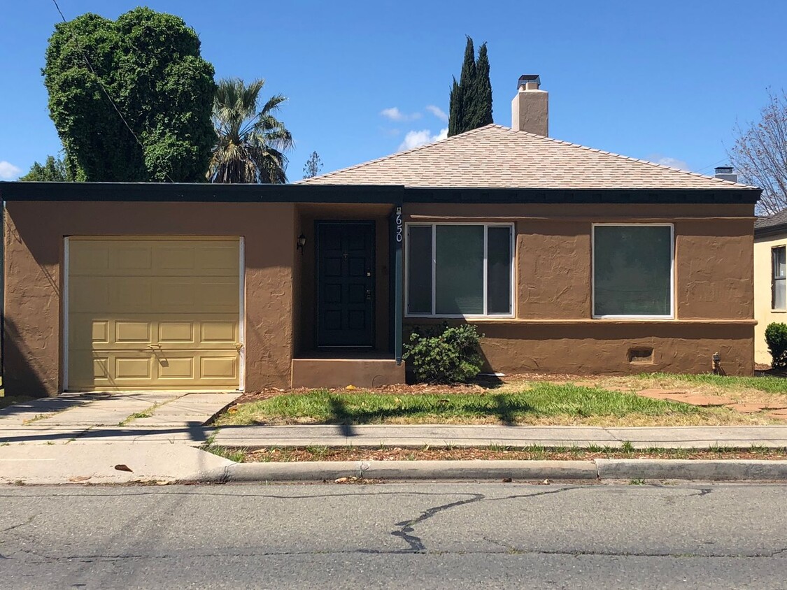 Primary Photo - 3 bed / 1 ba house - Yuba City