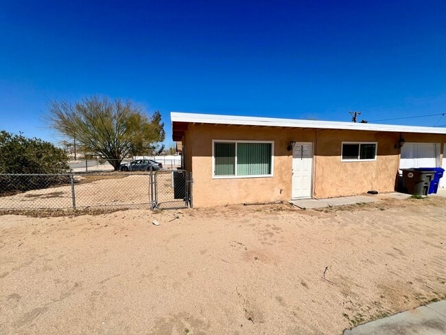Building Photo - 5531 Cahuilla Ave