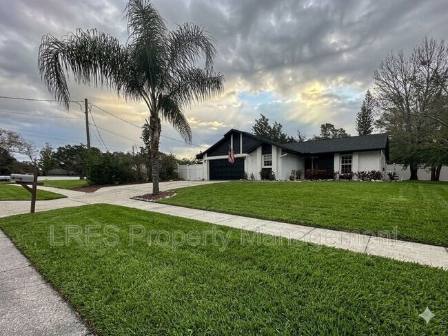 Building Photo - 555 Glen Haven Dr