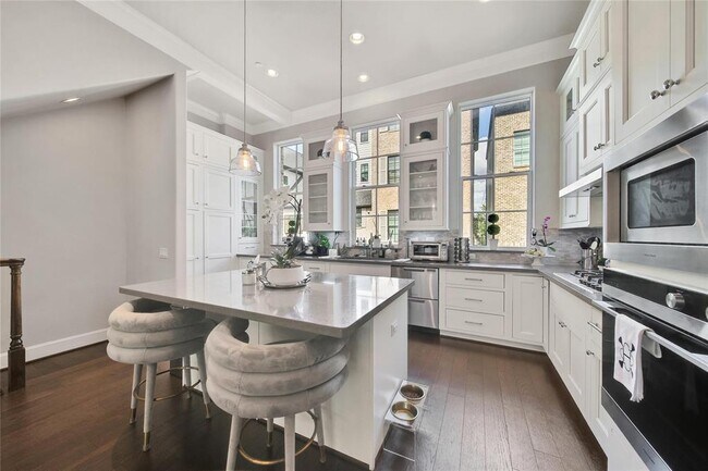 Foto del edificio - 1315 Hunters Meadow Ln