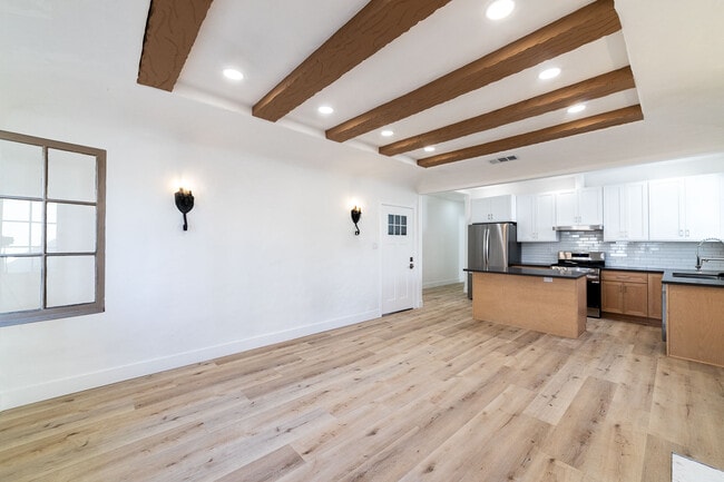 Foto del edificio - 6128 Orange St