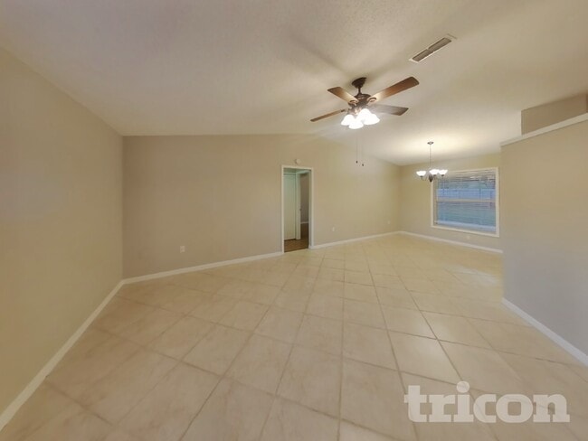 Building Photo - 1374 Godfrey Ave