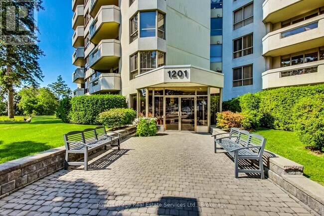 Photo du bâtiment - 1201 North Shore Blvd E