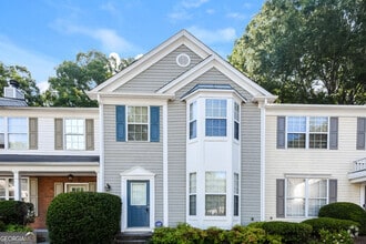 Building Photo - 9155 Nesbit Ferry Rd