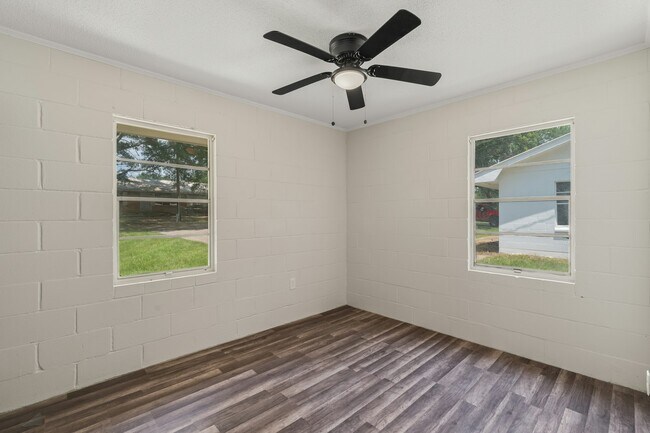 Building Photo - 1 E Westover Dr
