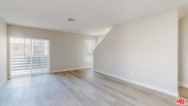 Foto del edificio - 307 Rosemont Ave