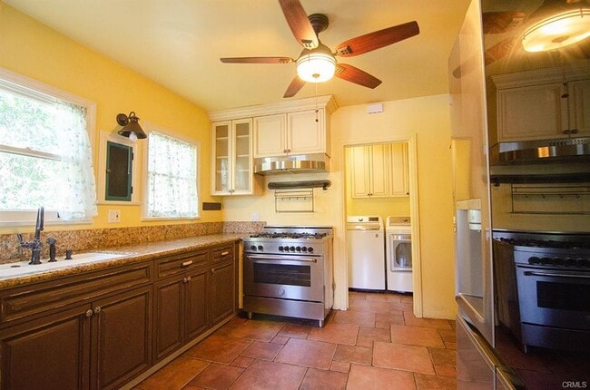 Foto del edificio - 1720 Paloma St