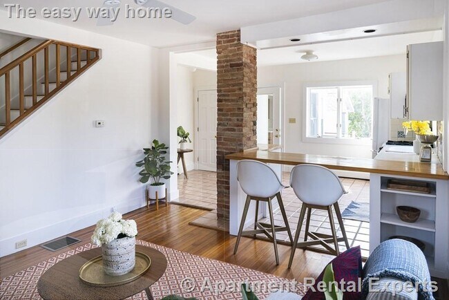 Foto del edificio - 128 Holworthy St