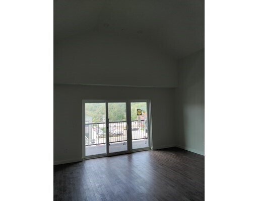 Building Photo - 127 Hyde Park Ave