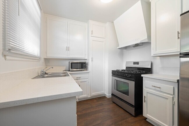 Foto del edificio - 5871.5 W 88th St