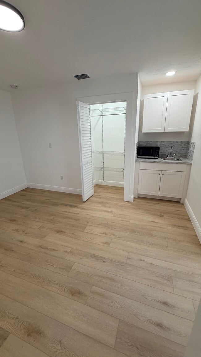 Photo - 2712 SW 118th Ct Apartment