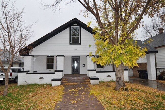 Foto del edificio - AVAILABLE NOW - Charming Fort Worth 4BR Home with Covered Porch, Private Deck & Spacious Layout N...
