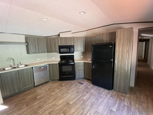 Photo - 990 Cedar Village Ln House