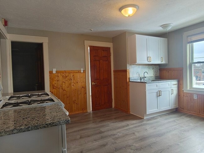 Building Photo - 7 Congress St