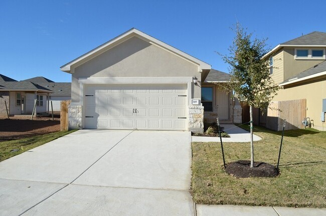 Foto del edificio - Beautiful, 1-story, 4 bed/ 2 full bath