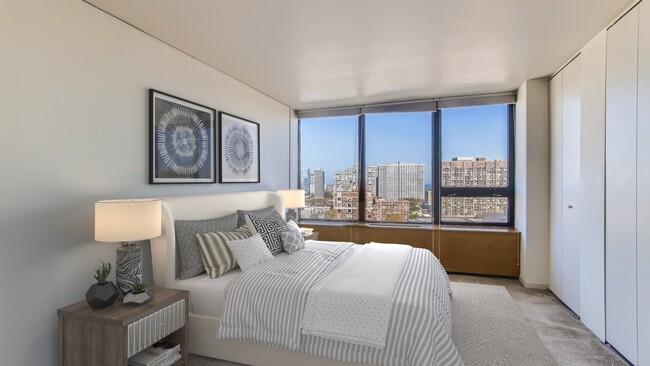 Foto del edificio - 3930 N Pine Grove Ave