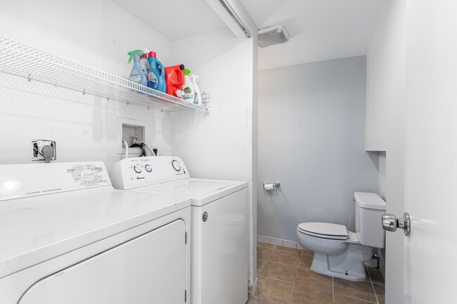 Building Photo - 6104 Waterview Cir