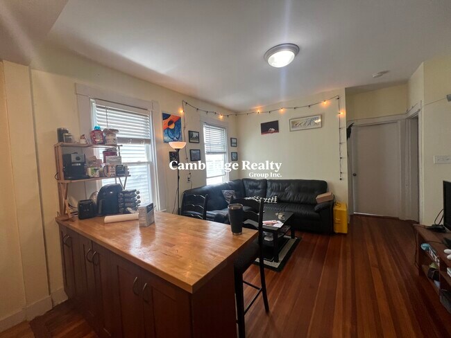 Foto del edificio - 153 Beacon St